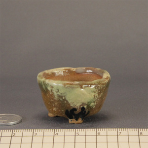 豆盆栽鉢 ミニ盆栽鉢 小さな盆栽鉢 父の日 陶器鉢 丸鉢 (直径4.0cm・高さ2.5cm) 和鉢 贈り物 お祝い 手びねり鉢 手作り鉢