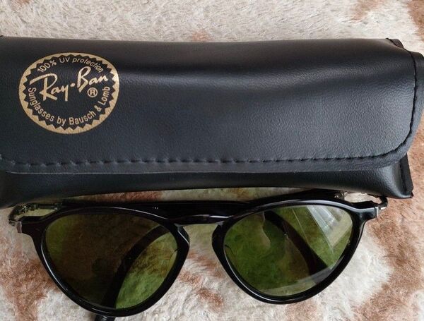 サングラス Ray-Ban ケース付き W1590