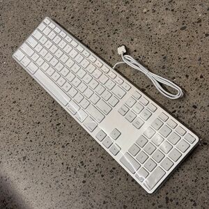 Apple Keyboard テンキー付 US配列 箱あり、ほぼ未使用