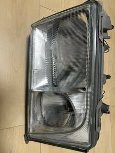 メルセデスベンツ　w124 Genuine　ヘッドLight　right　メッキ