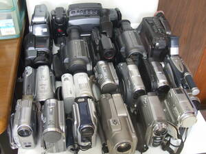 デジタル ムービーカメラ SONY ７台 Canon ５台 SHARP ２台 Victor ２台 SANYO １台 Panasonic １台 合計１８台 まとめて 動作未確認！