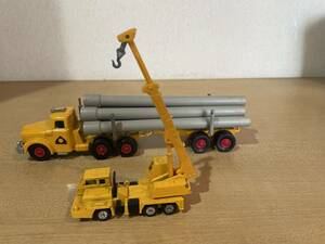  minicar construction work car trailer pipe truck crane car Matchbox company MATCH BOX Tomica Nissan diesel Unic truck 2 pcs .