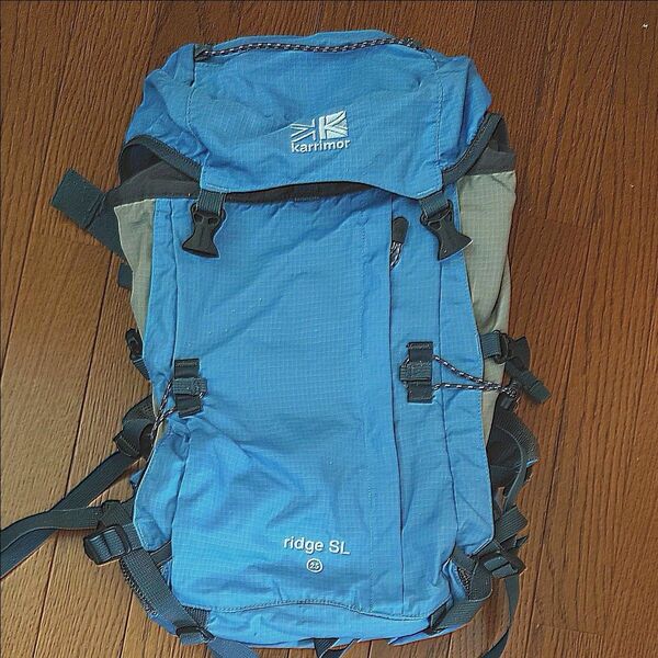 富士登山にベストな大きさ！カリマーブルー ザック25L 登山