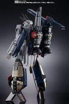 DX超合金劇場版 VF-1S ストライクバルキリー （一条輝機） メカニックエディション　新品未開封品_画像5