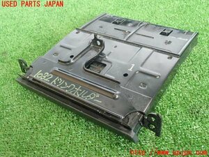 2UPJ-10327810]ハイエースバン200系(KDH206V)ドリンクホルダー 中古