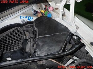 2UPJ-94316743]VW トゥアレグ(7LBHKS)ヒューズボックス3 中古