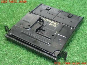 2UPJ-96277810]レジアスエース(ハイエース200系)(KDH206V)ドリンクホルダー 中古