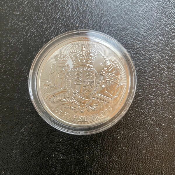 銀貨　99.9% 純銀　シルバー　ロイヤルアームズ　英国　国章　銀貨　１オンス　ブリタニア　チャールズ国王　イギリス　2023