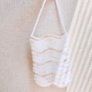 ハンドメイドトートバッグ　うねうねバッグ　かぎ針編み　編み物　ホワイト　アイボリー　ナチュラル　韓国