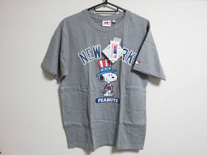 ☆送料込み！　レア！　MLB　ニューヨークヤンキース×スヌーピー　コラボＴシャツ　Lサイズ　未使用☆