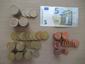 ユーロ紙幣・コイン 5ユーロ紙幣 コイン まとめて64.68ユーロ 世界 ヨーロッパ