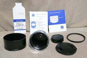 超レアー 未使用ほぼ新品 Carl Zeiss Planar T * 1.4/85 ZF