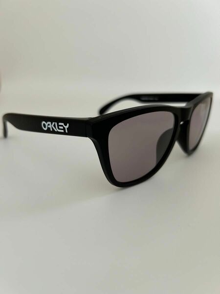 オークリーOAKLEY サングラス 9245-E354フロッグスキン FROGSKINS