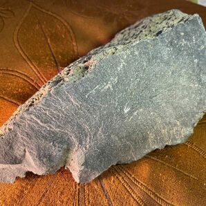 【レア鉱石】サヌカイト原石（慊人）天然石　パワーストーン　楽器　置物　化石