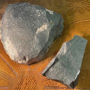 【神秘の音色】サヌカイト原石 （音組233）天然石　パワーストーン　楽器　鉱石