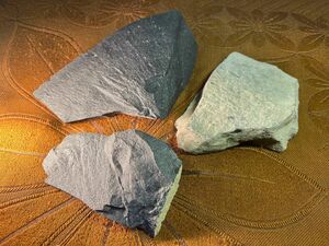 【神秘の音色】サヌカイト原石 （音組237）天然石　パワーストーン　楽器　鉱石