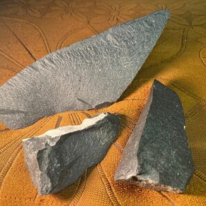 【神秘の音色】サヌカイト原石 （音組248）天然石　パワーストーン　楽器　鉱石