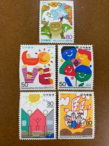 記念切手　1994年　８０円バラ３枚　５０円バラ２枚【国際家族年記念】【環境の日制定記念】
