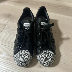 adidasオリジナルスデザイナーコラボスニーカー