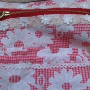 ハンドメイド  ボックス型ポーチ＆巾着2点セット  赤チェック花柄    の画像5