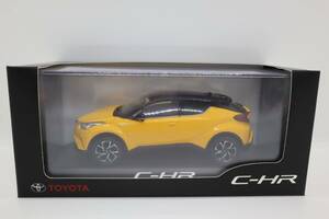 J0924(9) Y ☆1/30 トヨタ　C-HR 非売品　ミニカー　カラーサンプル(6)2PQ　ブラックｘイエロー　未使用 未使用 