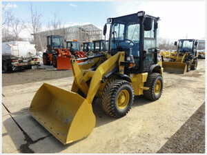 Tiresショベル(Wheel Loaderー) Caterpillar 901C2 202005 724h