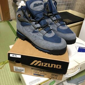 MIZUNO トレッキング　ベルグ　25.５cm