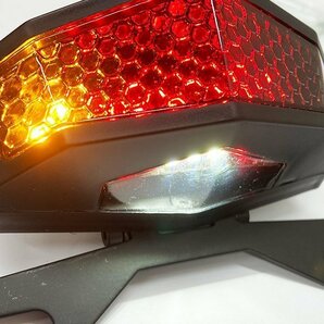 バイク テールランプ【F6】黒 LED ウィンカー ブレーキ連動 ナンバー灯内蔵 ステー付 汎用/13чの画像3