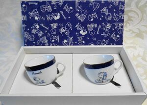 * Snoopy & Linus ^^!^ pair cup & saucer 