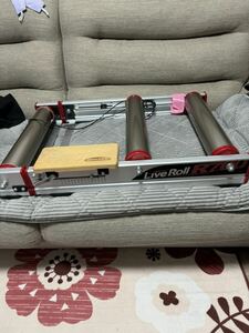 美中古　MINOURA3本ローラー台 LIVE ROLL R700