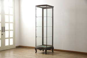 R-062936　イギリスアンティーク　最高級マホガニー材　彫刻入りの縦型ガラスケース(ショーケース、飾り棚、収納棚、戸棚、店舗什器)