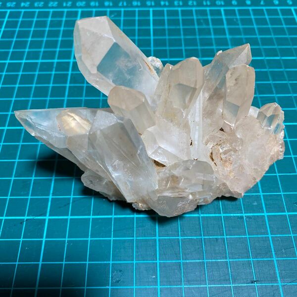 水晶 原石クラスター　マダガスカル産　約351g