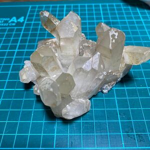 水晶 原石クラスター 天然石　重さ約386g