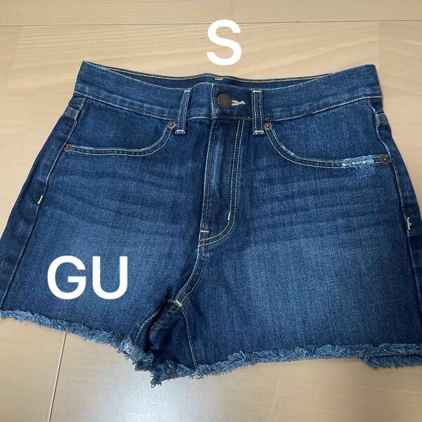 GU デニムショートパンツ　Sサイズ