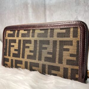 美品 FENDI フェンディ 長財布 ズッカ柄 PVC レザー ラウンドファスナー ブラウン メンズ レディース ウォレット