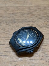 IY1578 CASIO AQ-140W ILLUMINATOR 腕時計/メンズ/カシオ 動作未確認 現状品 JUNK 送料無料_画像3