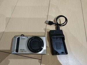 美品　CASIO　EX-ZR300　EXILIM　デジタルカメラ