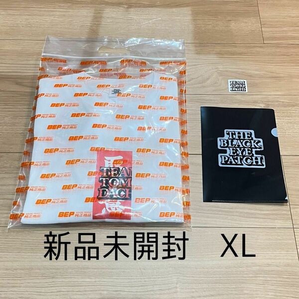 【XL】ブラックアイパッチ チーム友達コラボ　Tシャツ取扱注意 白