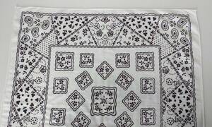 VINTAGE Fast Color Cookie Pattern Bandana White быстрый цвет печенье рисунок бандана Vintage бандана белый 