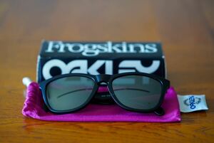 USA製 オークリー FROGSKINSサングラス ブラックOAKLEY ビンテージ ヴィンテージ (検索用 偏光レンズ Prizm Fragment Design supreme)