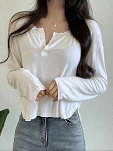 韓国 長袖 y2k オーバーサイズシャツ 白 ホワイト ラフ sサイズ 薄手カットソー 無地 トップス ショート丈 