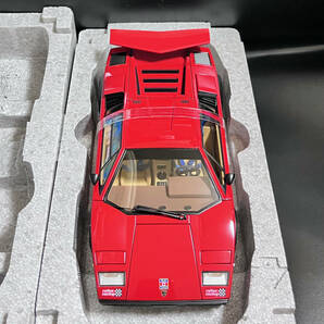 【新品】AUTOart 1/18 ランボルギーニ カウンタック ウォルター・ウルフ (レッド)の画像6