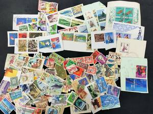 【K19】日本切手まとめ売り　普通切手　記念切手　切手趣味週間　日本画　風景　動物　キャラクター　一色刷り　コレクター　バラ　日本