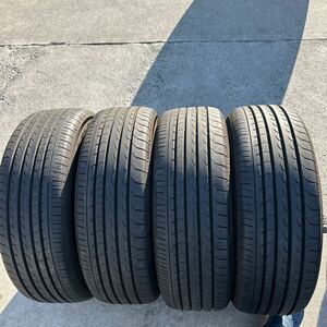 205/60R16 92 H ヨコハマ BluEarth-RV. RV03. 4本セットバリ山