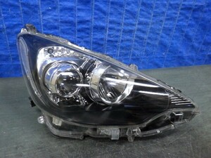 1378　アクア　NHP10　前期　右ライト　LED　52-247　W