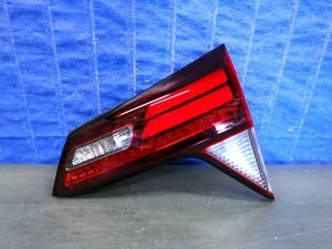 K629　ヴェゼル ハイブリッド　RU3　RU4　前期　右テール　内　LED　132-62164　J1　美品