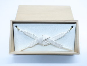 《京都一輝堂》【着物】 和装小物 羽織紐 シンプル 木箱付き R6W-18