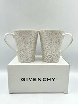 【未使用】ジバンシー GIVENCHY ペアマグカップセット （2客セット） アニマル柄 ヤマカ陶器 /インテリア 未使用開封品 （HM090）_画像1