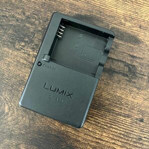 Panasonic LUMIX DE-A99A 充電器