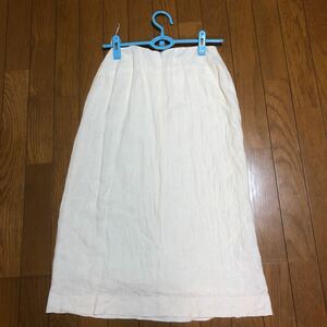 K OF KRIZIA 白色スカート、美品、裏キュプラ、麻100％(写真よりご判断してください) サイズ40 、総長74cm,ウエスト33cm洗濯済み送料230円 